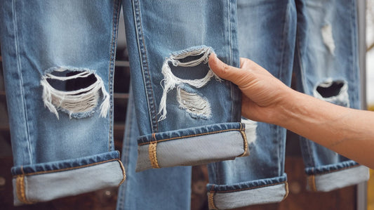 Perfekte Kombinationen: Was passt zu Damen Vintage Jeans mit umgeschlagenem Saum und Rissen?