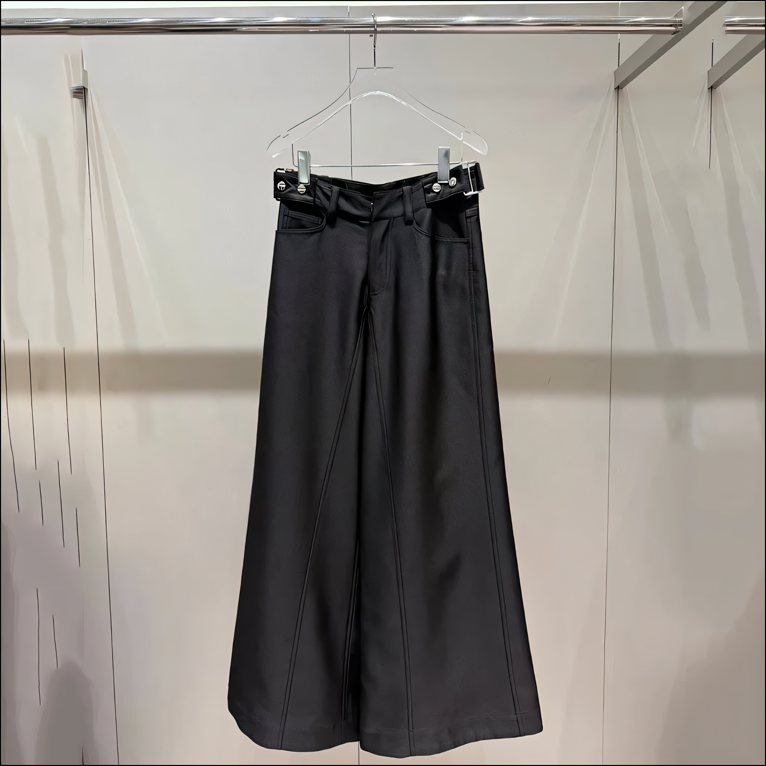 Stilvolle Damen-Weitbeinhosen mit Metallschnalle-Gürtel
